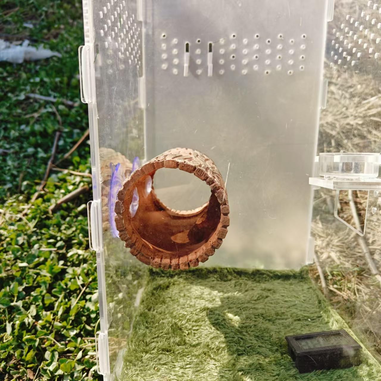 Natural Coffee Resin Reptile Cave for Leopard Geckos and Bearded Dragon Bathing Hideouts, with Driftwood-Textured Terrace Decoration, Desert Habitat Accessories for Small Lizards and Pet Reptiles